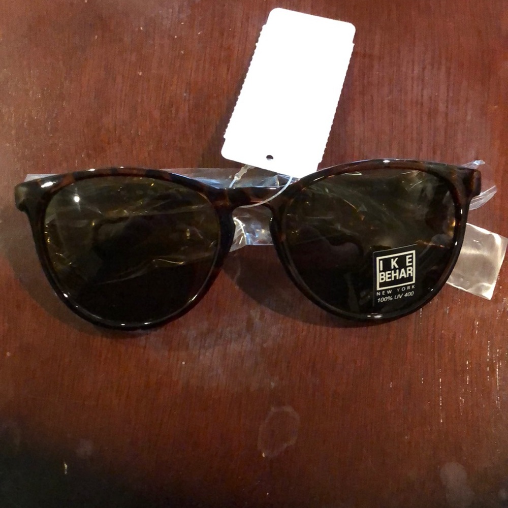 IKE BEHAR New York 100% UV 400 Protection in Tortuous Shell Brown